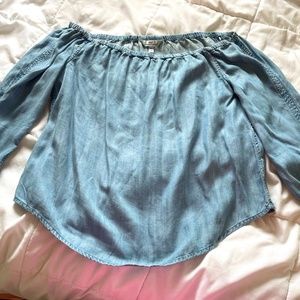 Vineyard Vines Women's blue long sleeve; Size 4